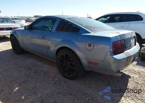 2007 Ford Mustang V6 Deluxe/V6 Premium z USA, uszkodzony, nr VIN 1ZVFT80N175258095